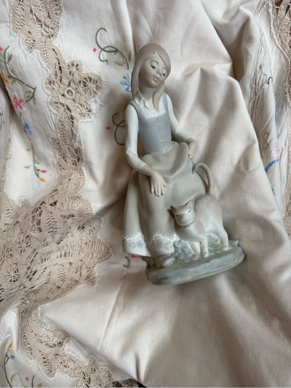 Lladro Porcelain Girl and Cat Figurine in Soft Gray and Cream